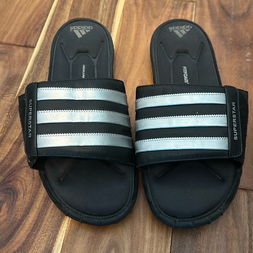 Fit form Superstar Sandals